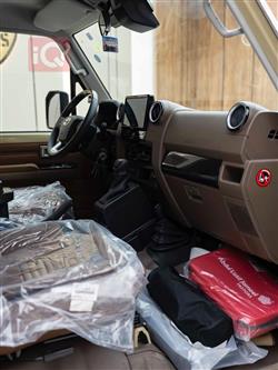 تويوتا لاند كروزر 70 بيك اب